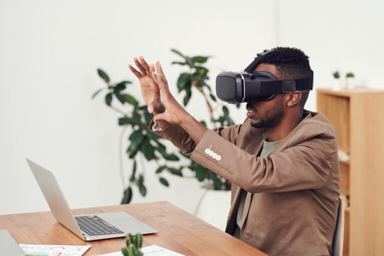 VR, laptop, learning